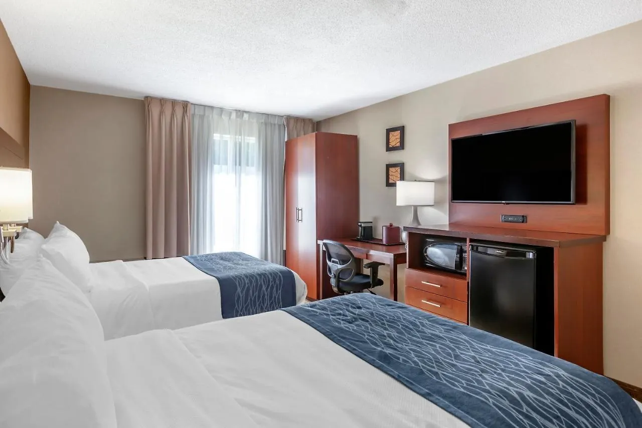 **  Comfort Inn Airport West Mississauga Canadá