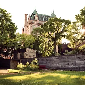 https://the-fort-garry-hotel.winnipeg-hotels.net